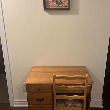 Cozy & Spacious Suite With Private Bathroom Near Toronto Airport ! 密西沙加 外观 照片