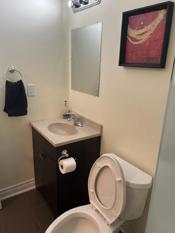 Cozy & Spacious Suite With Private Bathroom Near Toronto Airport ! 密西沙加 外观 照片