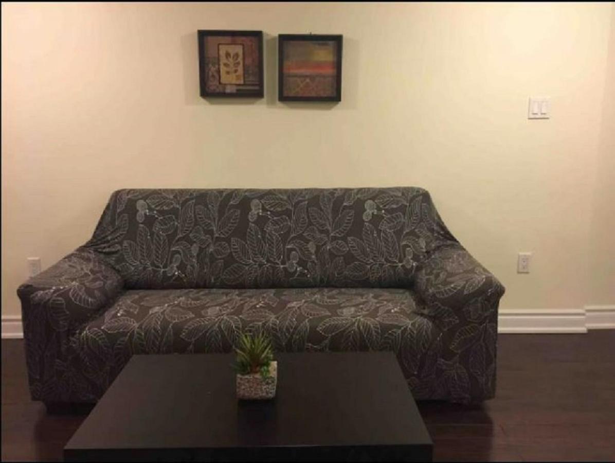 Cozy & Spacious Suite With Private Bathroom Near Toronto Airport ! 密西沙加 外观 照片